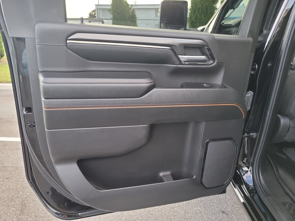 Used 2024 GMC Sierra 2500 AT4 AWD/4WD image 11