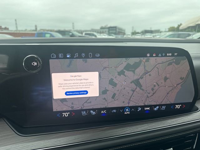 New 2025 Chevrolet Suburban Premier w/ Sun And Tow Package image 24