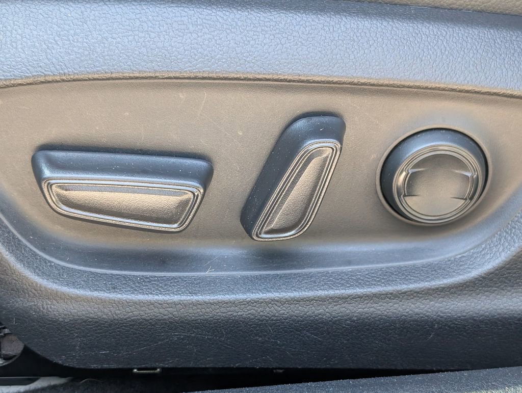 Used 2021 Toyota Camry SE image 17