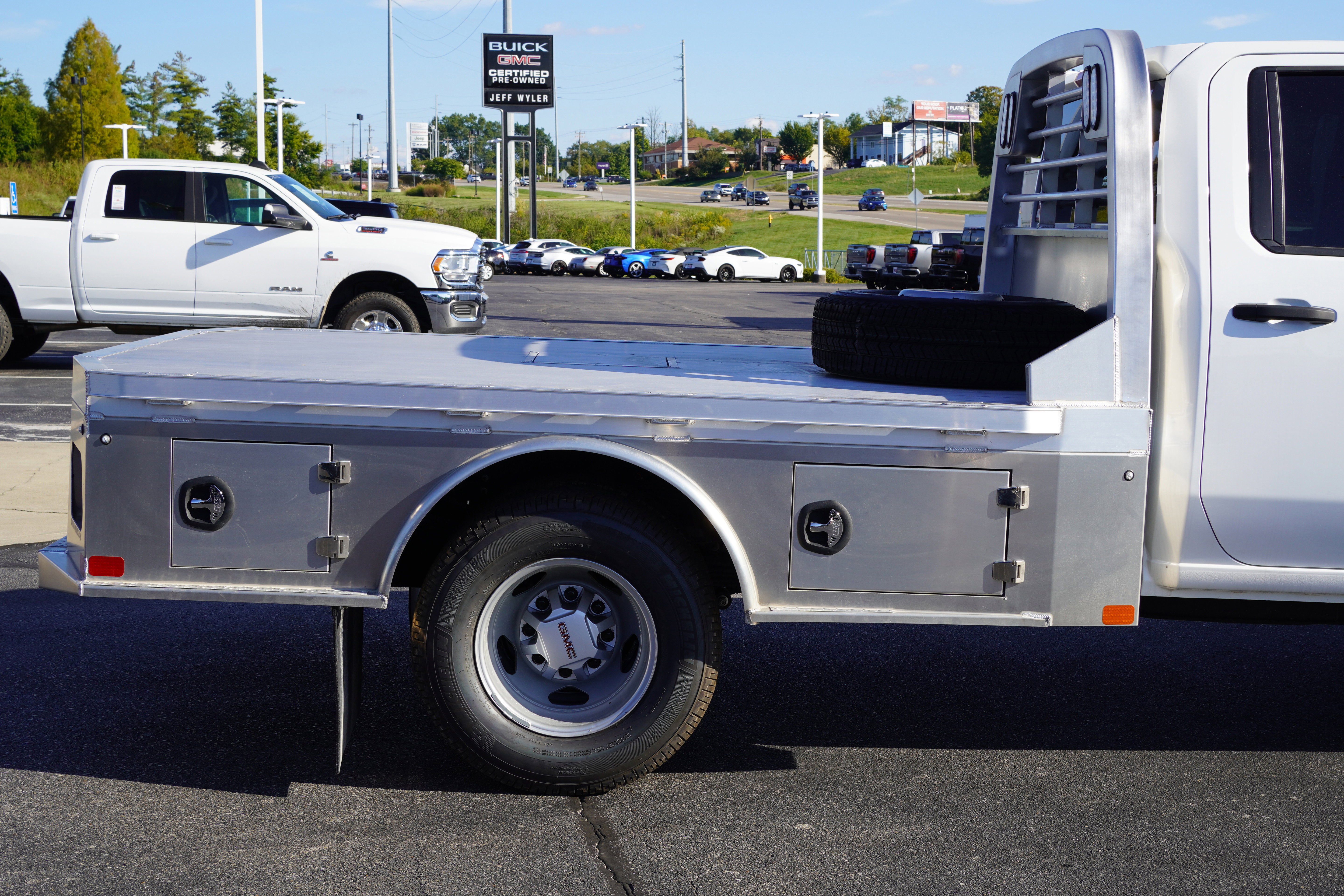 New 2025 GMC Sierra 3500 Pro w/ Convenience Package image 8