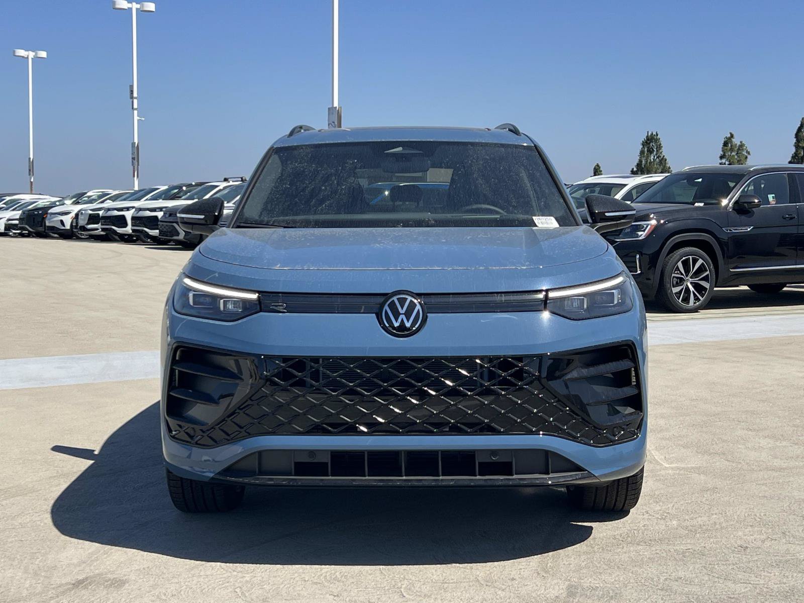 New 2026 Volkswagen Tiguan SE R-Line AWD/4WD image 4