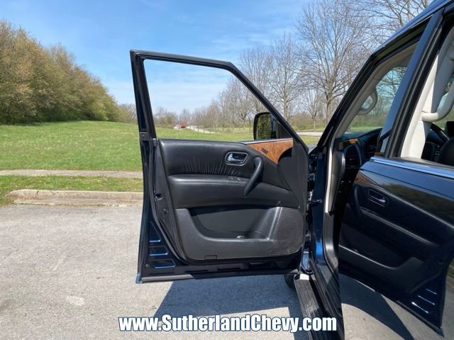 Used 2023 Nissan Armada SL w/ Captain's Chairs Package image 12