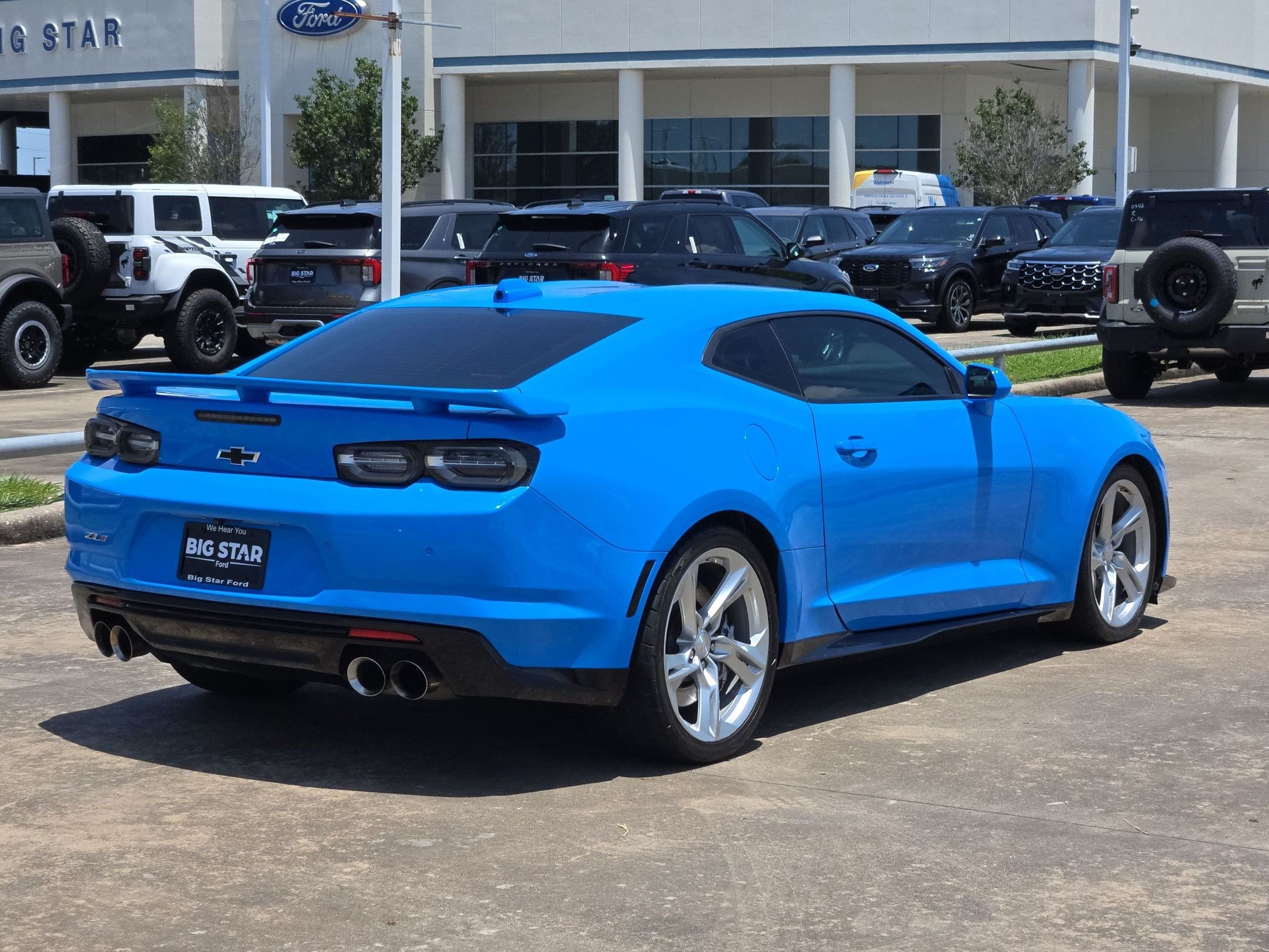 Used 2022 Chevrolet Camaro ZL1 RWD image 3