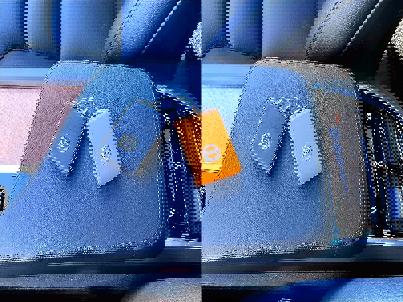 Used 2023 Volvo XC90 T8 Plus w/ Protection Package image 14