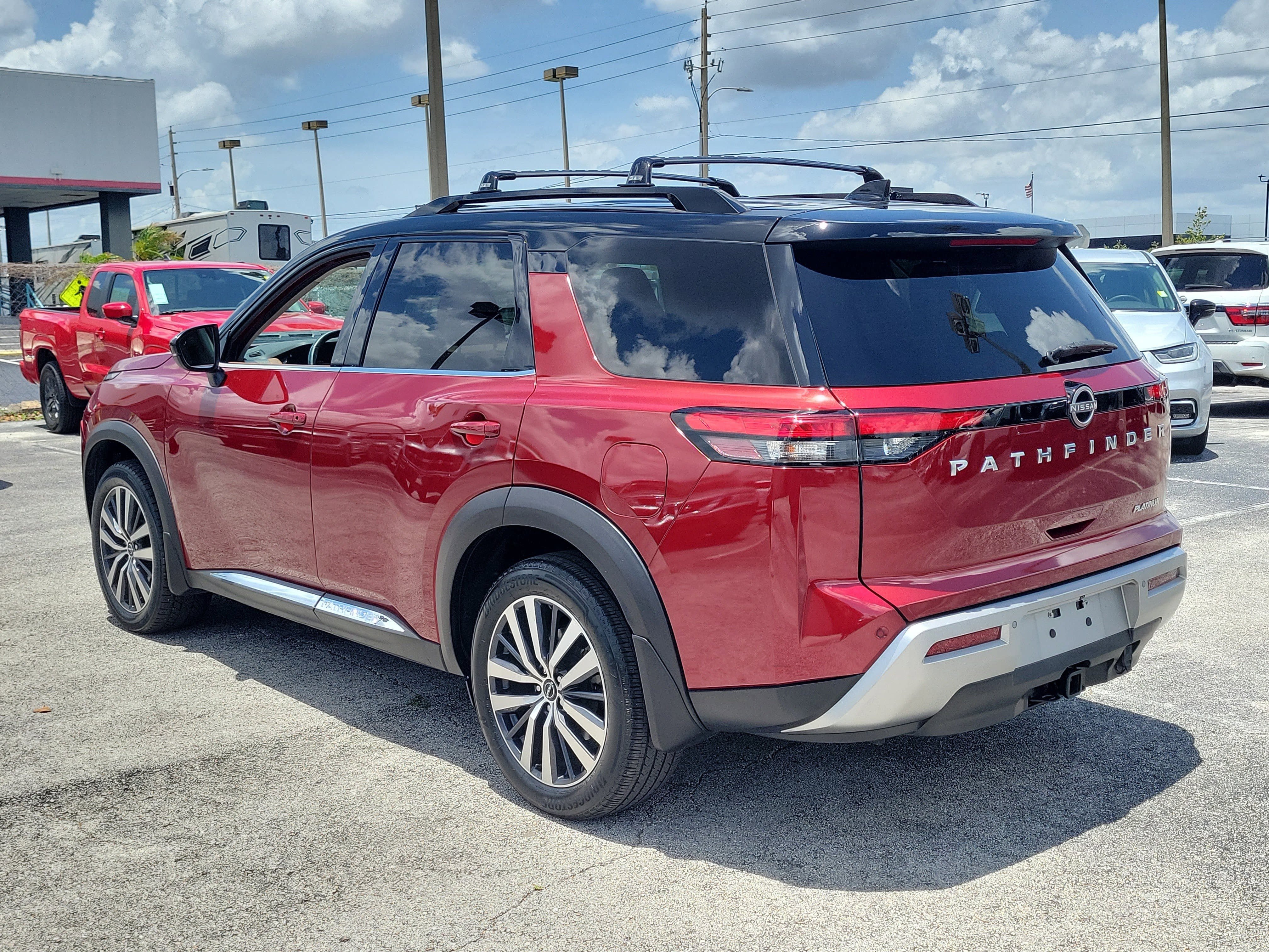 Certified 2022 Nissan Pathfinder Platinum w/ Cargo Package FWD image 8