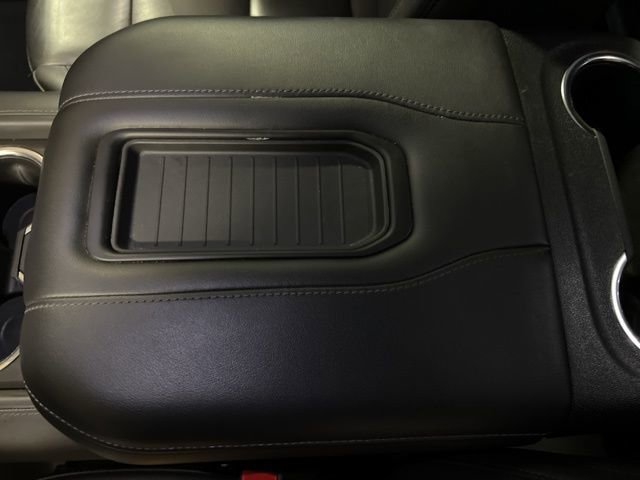 Used 2024 Chevrolet Suburban LT AWD/4WD image 23