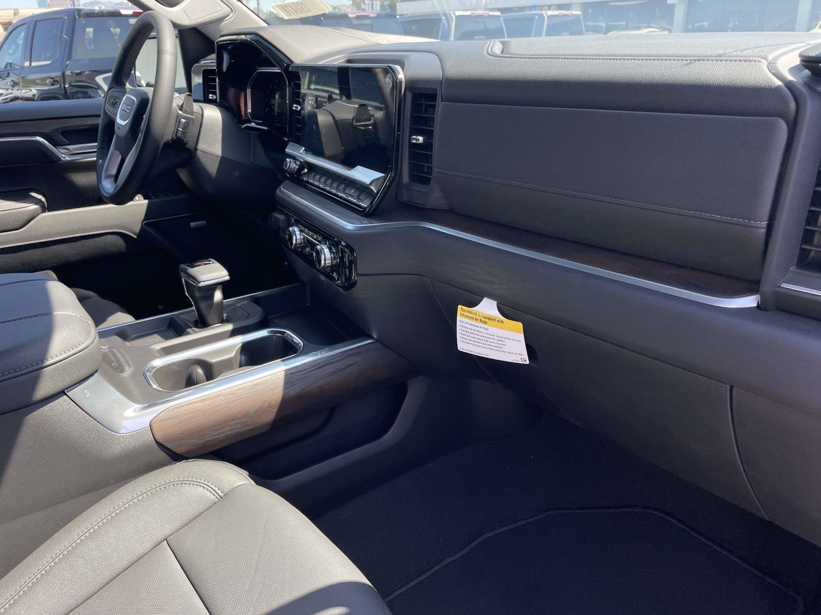 New 2026 GMC Sierra 1500 SLT w/ SLT Premium Package AWD/4WD image 29