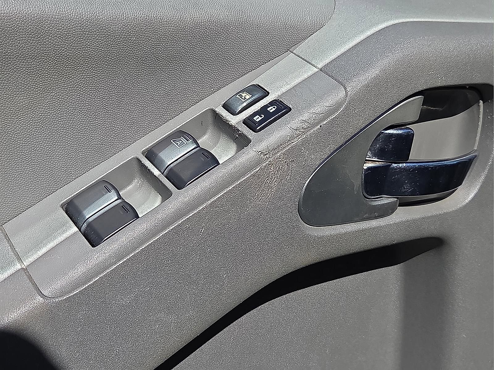 Used 2016 Nissan Frontier SV w/ SV Value Truck Package image 13