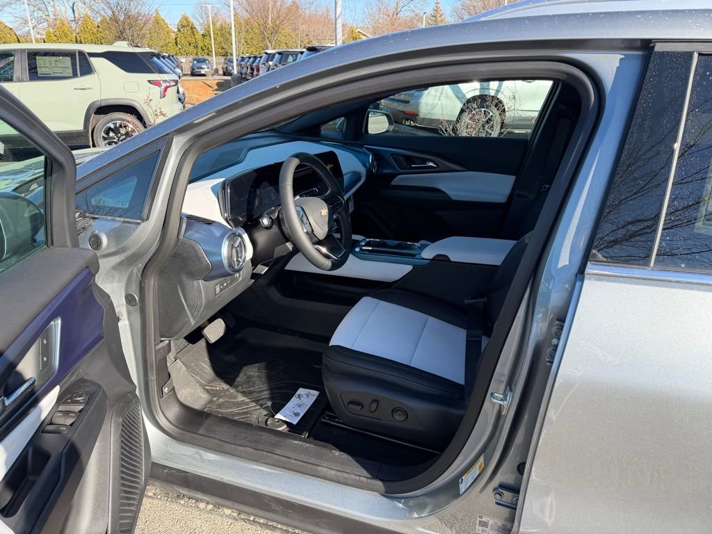 New 2026 Chevrolet Equinox EV LT FWD image 11