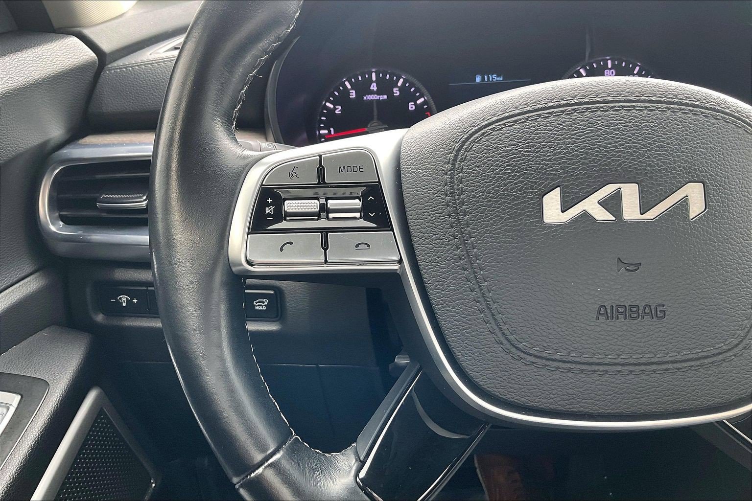 Used 2022 Kia Telluride EX w/ EX Premium Package AWD/4WD image 23