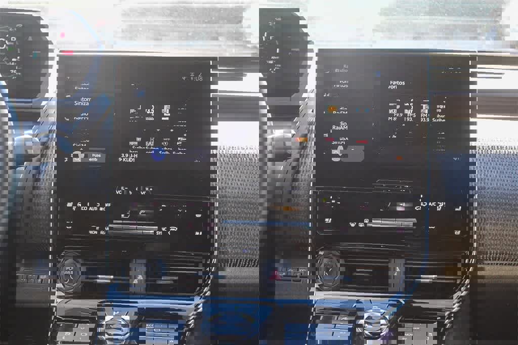 Used 2023 Toyota bZ4X Limited image 21