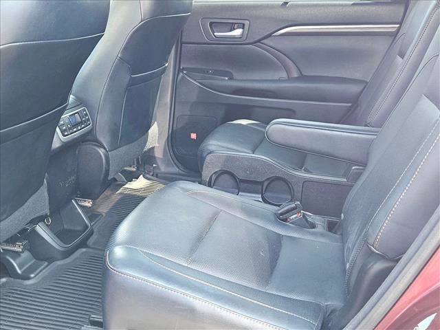 Used 2015 Toyota Highlander Limited Platinum image 21
