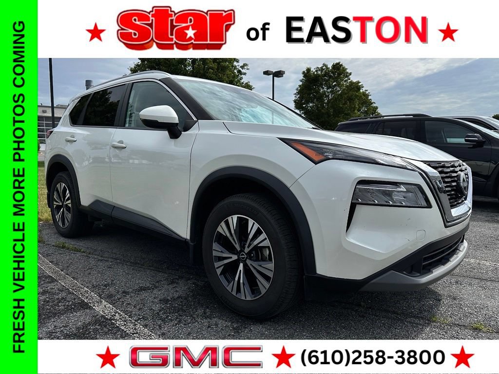 Used 2022 Nissan Rogue SV w/ SV Premium Package AWD/4WD image 1