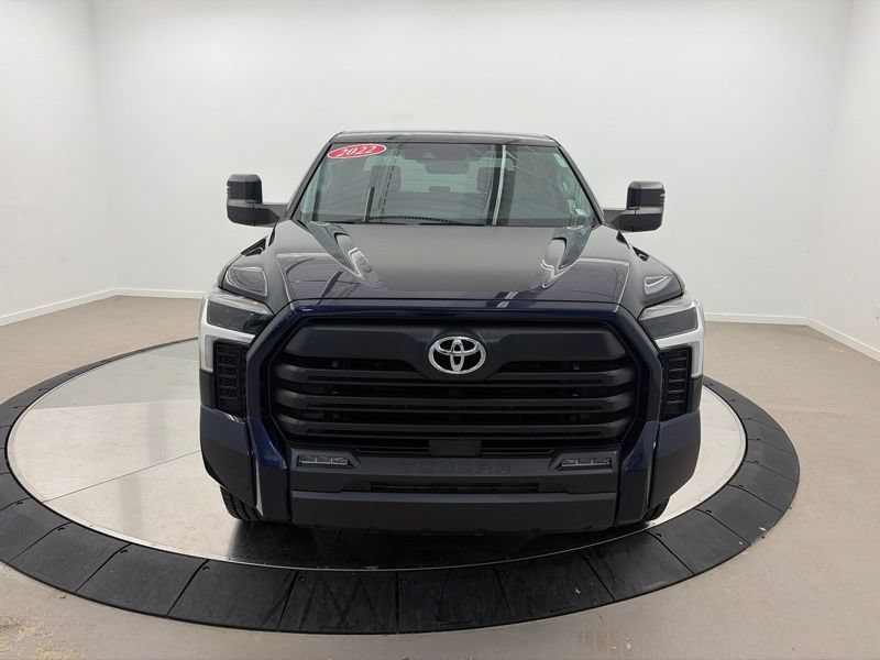 Used 2022 Toyota Tundra SR5 w/ SR5 Convenience Package AWD/4WD image 8