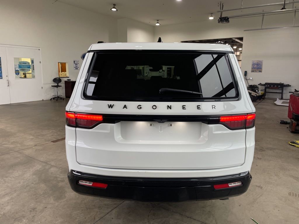 Used 2024 Jeep Wagoneer Series II AWD/4WD image 7