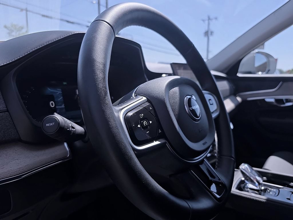 Certified 2025 Volvo XC90 B5 Plus AWD/4WD image 26