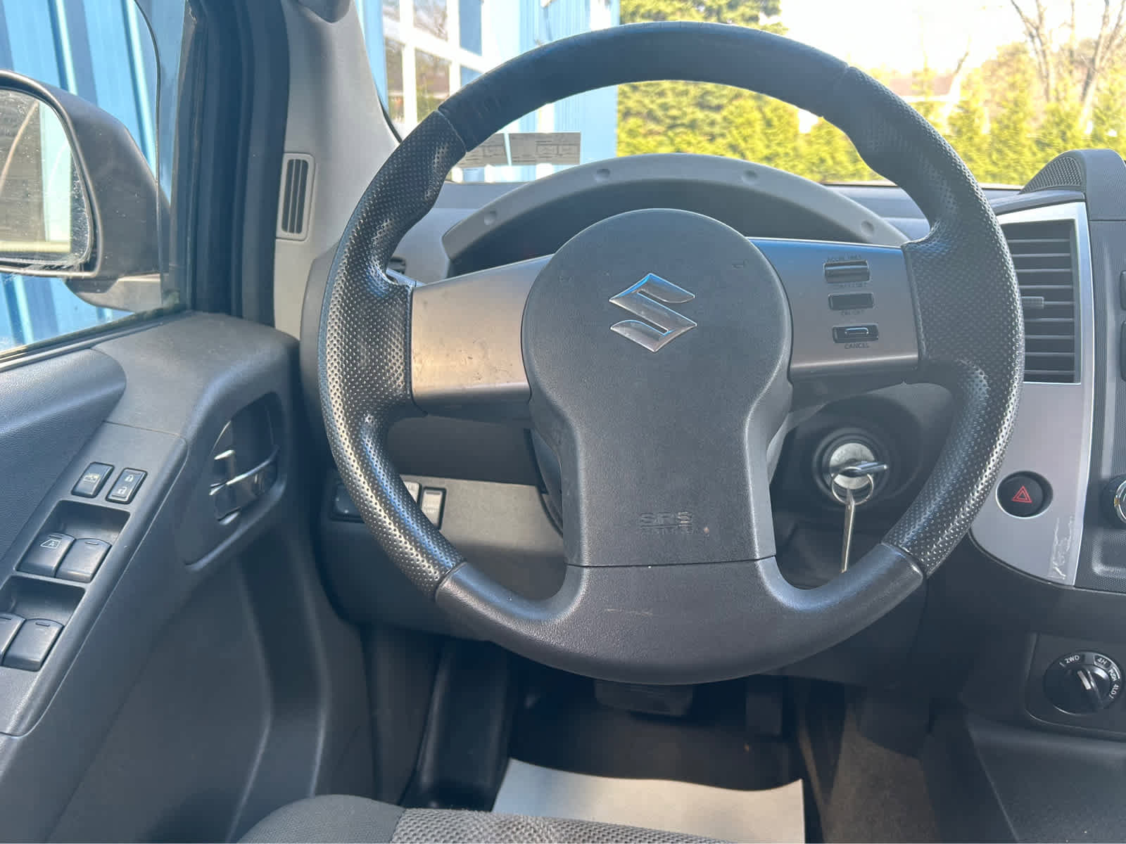 Used 2009 Suzuki Equator Sport image 9