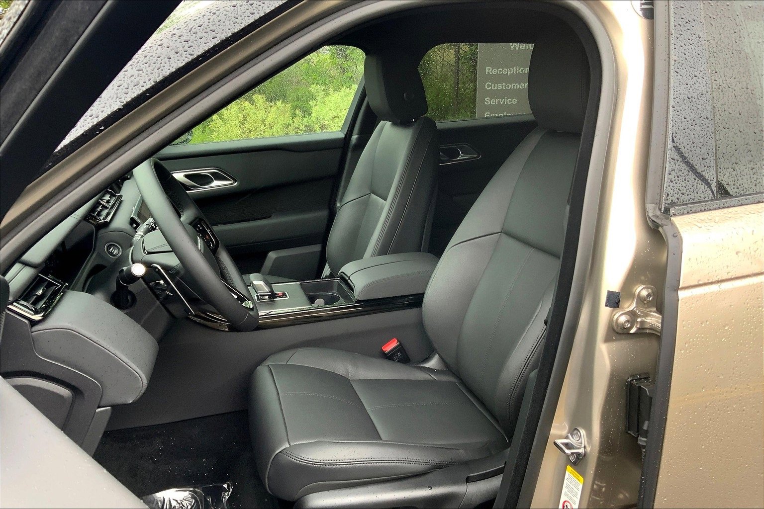 New 2026 Land Rover Range Rover Velar Dynamic SE image 9