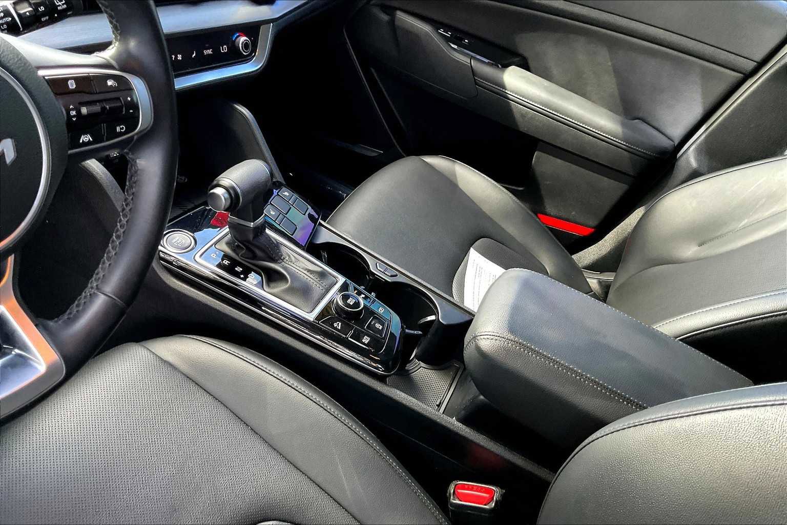 Used 2023 Kia Sportage EX image 16