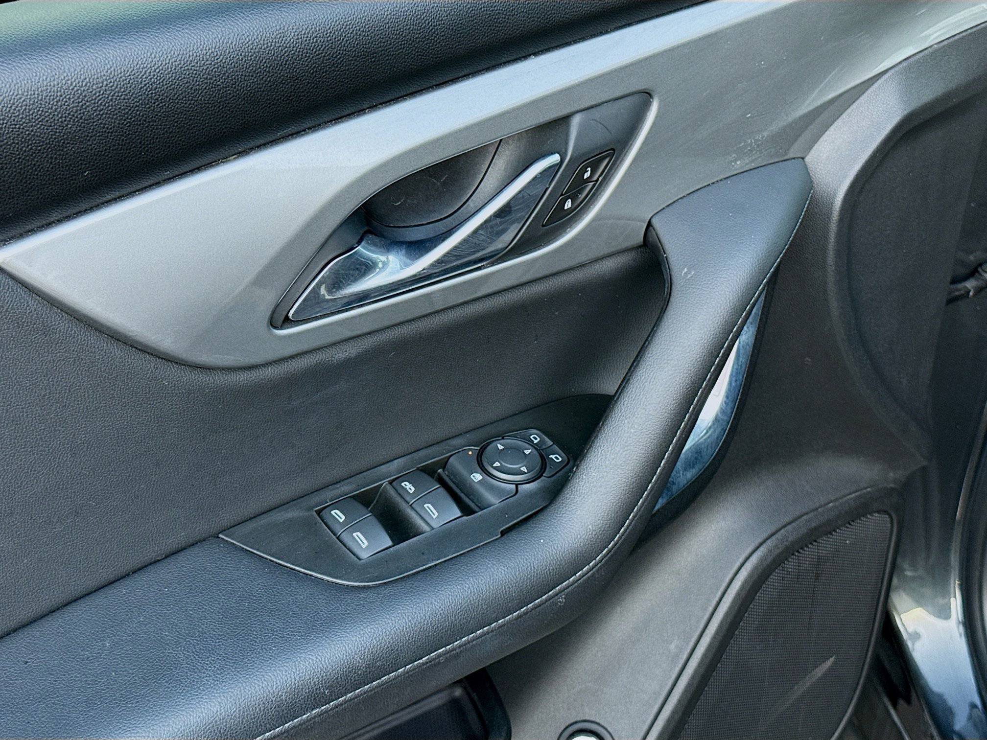 Used 2020 Chevrolet Blazer LT w/ Sound & Technology Package FWD image 22