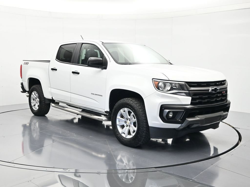 Used 2022 Chevrolet Colorado Z71 AWD/4WD image 3