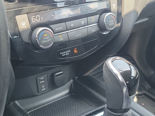 Used 2018 Nissan Rogue Sport SV w/ SV Technology Package FWD image 28