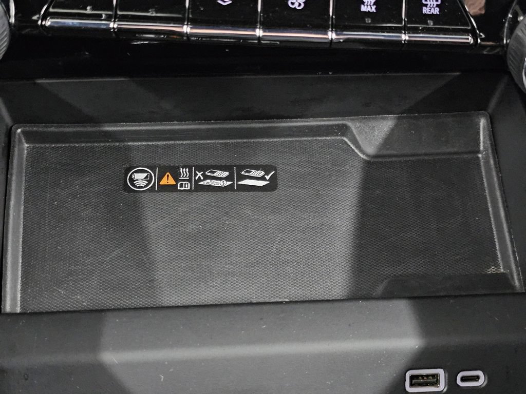 Used 2025 Chevrolet Tahoe LT AWD/4WD image 19