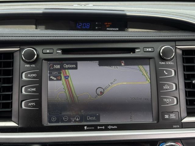 Used 2017 Toyota Highlander XLE image 17