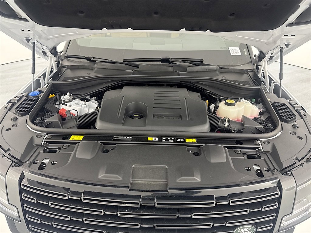 New 2026 Land Rover Range Rover SE image 30