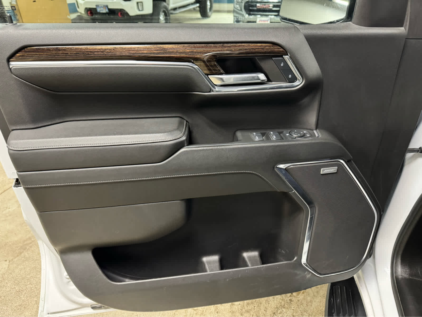 Certified 2024 GMC Sierra 1500 Elevation w/ Preferred Package image 15