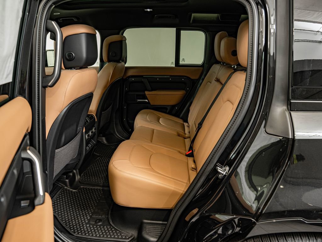 New 2026 Land Rover Defender 110 X-Dynamic SE image 30