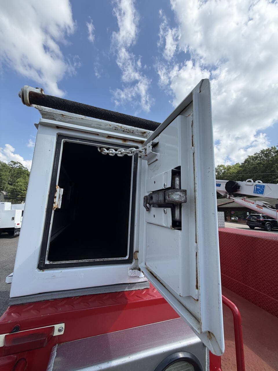 Used 2009 Ford F550 4x4 Regular Cab Super Duty image 24