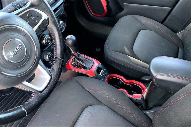 Used 2016 Jeep Renegade Trailhawk AWD/4WD image 14