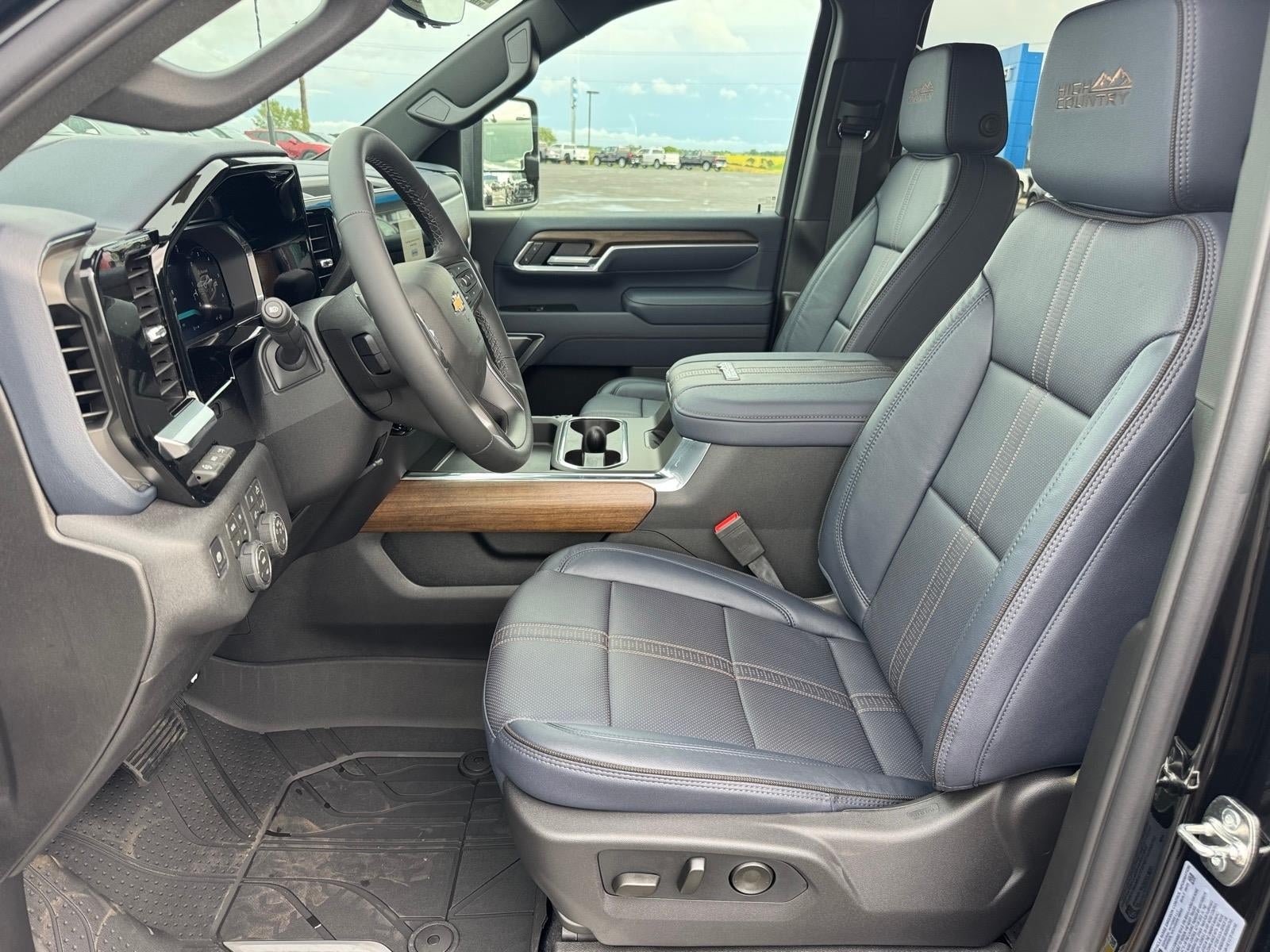 New 2026 Chevrolet Silverado 3500 High Country w/ Technology Package AWD/4WD image 6
