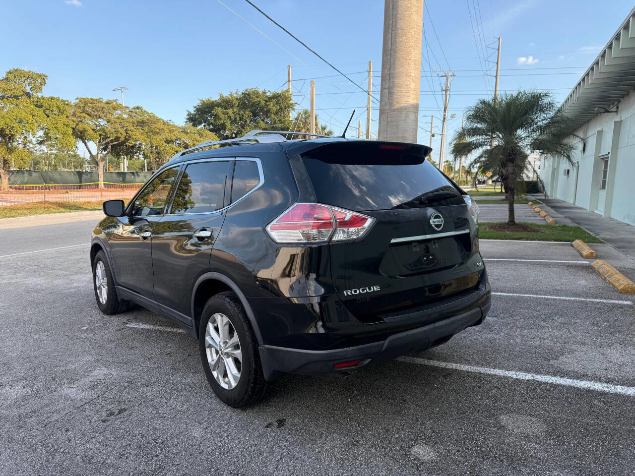 Used 2015 Nissan Rogue SV FWD image 6