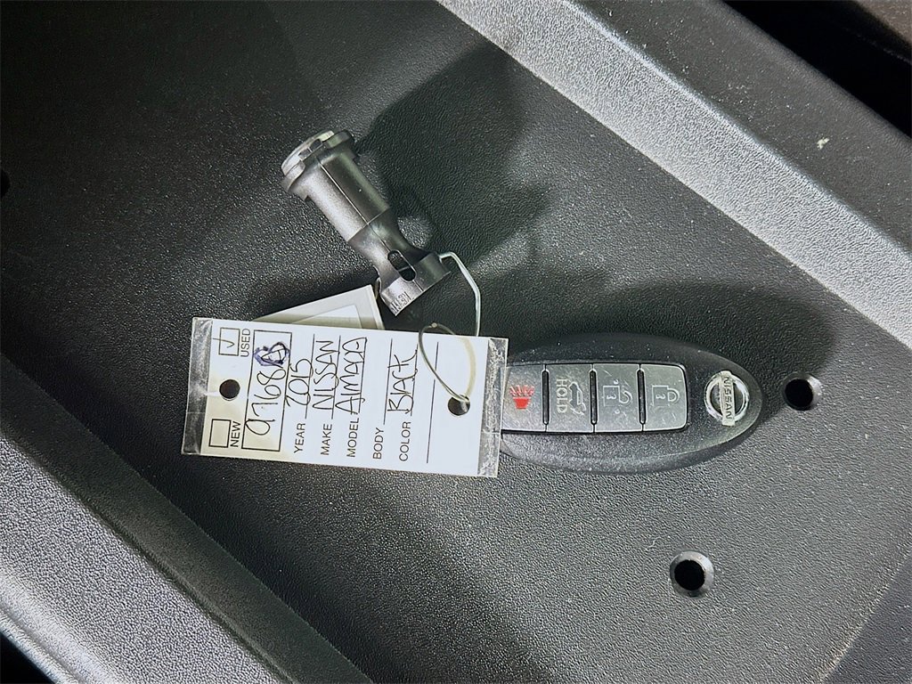 Used 2015 Nissan Armada SL image 35
