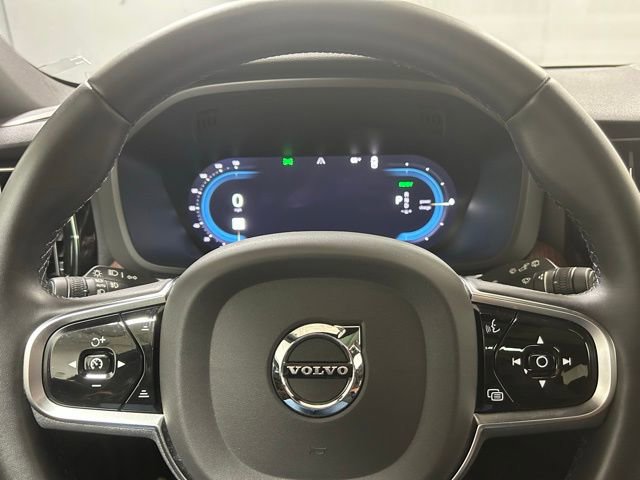 Used 2023 Volvo XC60 T8 Plus image 15