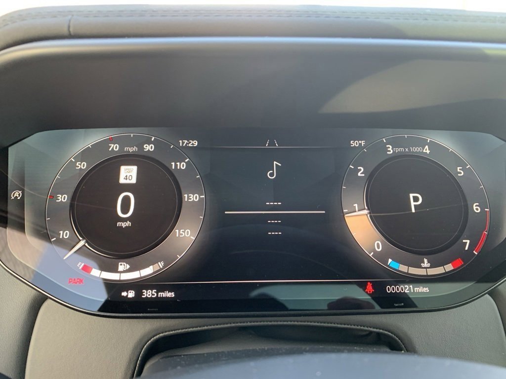 Used 2025 Land Rover Range Rover Sport SE image 29