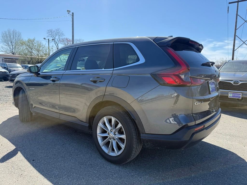 Used 2023 Honda CR-V EX image 3