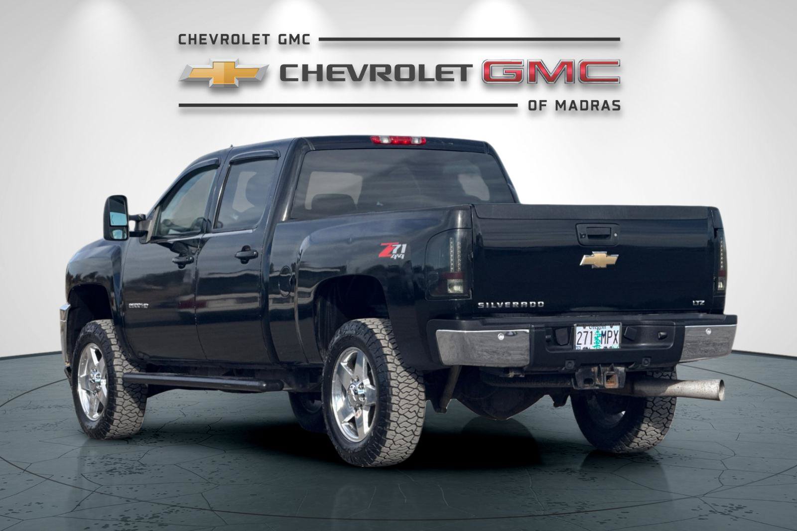 Used 2011 Chevrolet Silverado 2500 LTZ w/ LTZ Plus Package AWD/4WD image 5