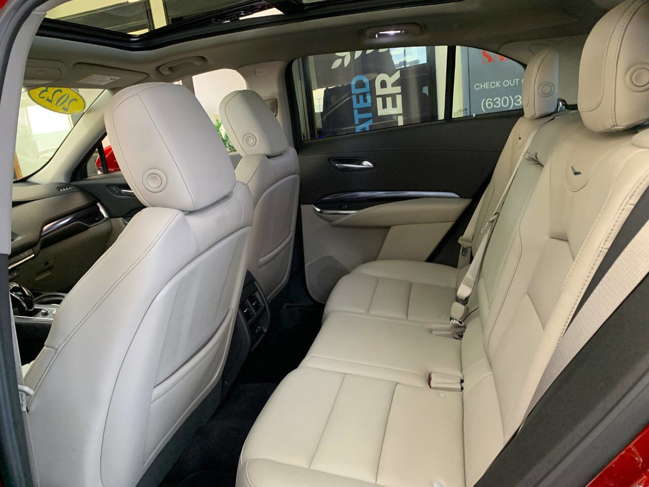 Used 2023 Cadillac XT4 Luxury w/ Cold Weather Package image 13