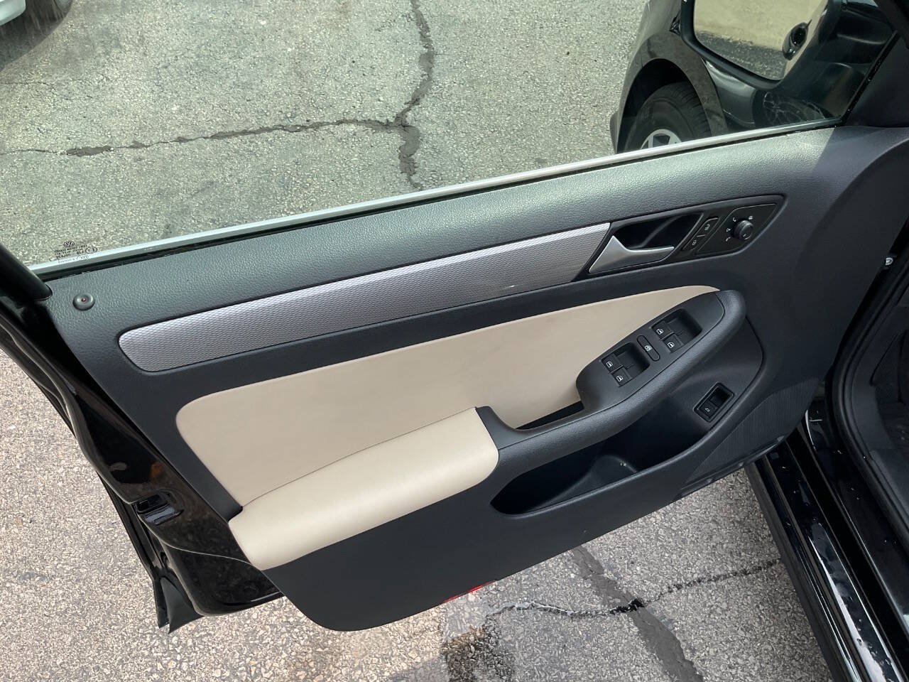 Used 2017 Volkswagen Jetta SE FWD image 18