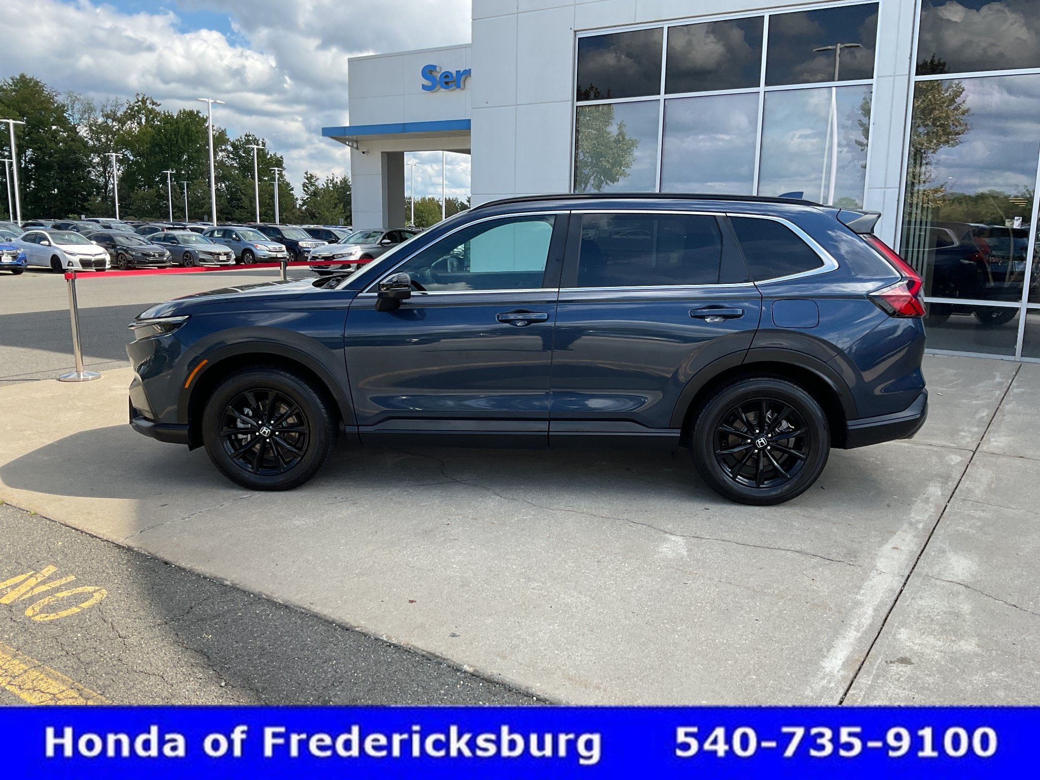 Used 2025 Honda CR-V Sport image 3