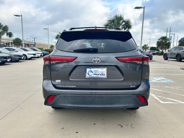 Used 2023 Toyota Highlander XLE FWD image 5