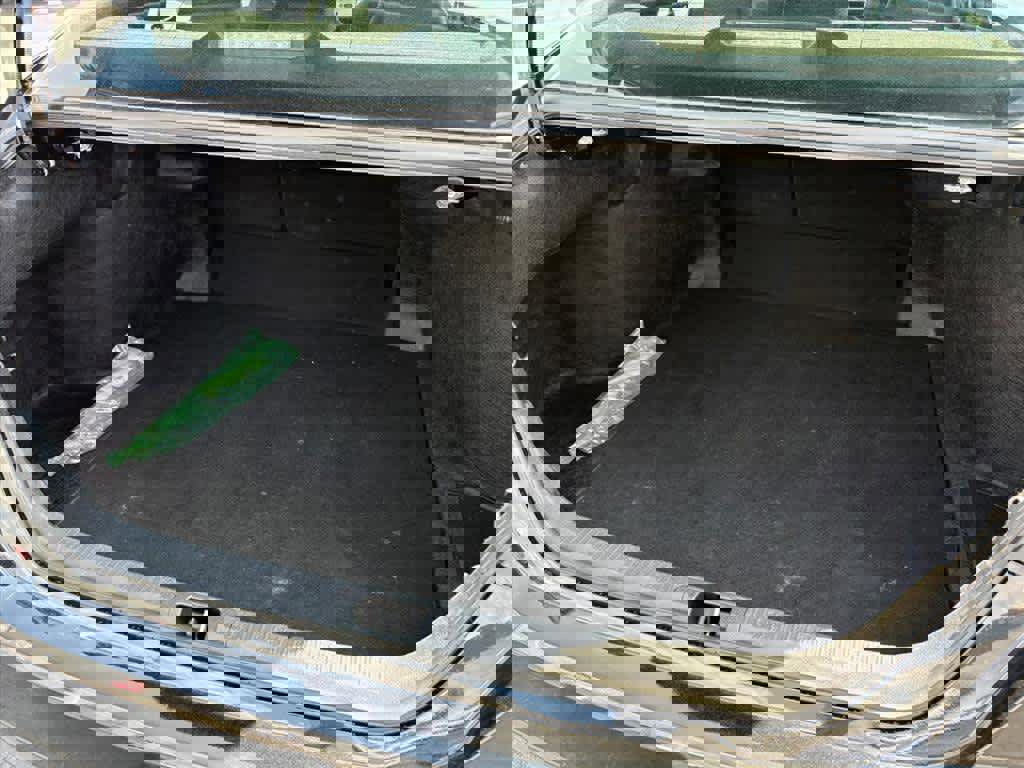 Used 2025 Toyota Camry SE image 30