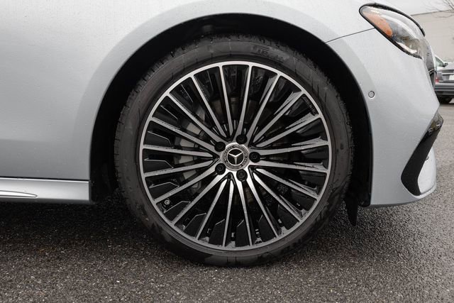 New 2026 Mercedes-Benz E 350 4MATIC Sedan image 11