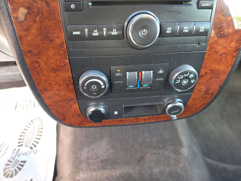Used 2011 Chevrolet Avalanche LT AWD/4WD image 18