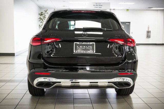 Used 2025 Mercedes-Benz GLC 350e 4MATIC image 7
