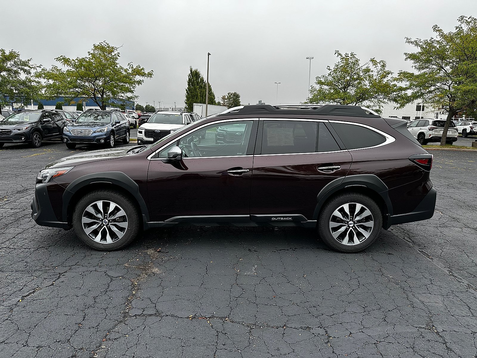 Used 2023 Subaru Outback Touring AWD/4WD image 6