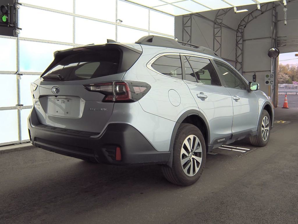 Used 2022 Subaru Outback Premium image 32